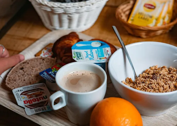 Georges Hostel&Café