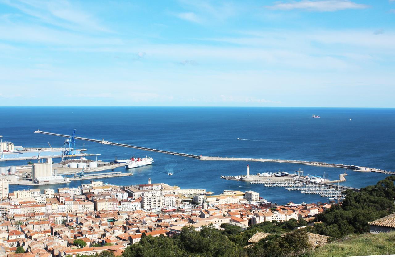 Hostel Georges & Cafe Sete